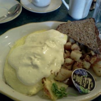 Egghead's Restaurant - Dungeness crab and shitake mushroom omlette - Breakfast & Brunch Near Me - Fort Bragg, California Egghead's Restaurant - Dungeness crab and shitake mushroom omlette - Breakfast & Brunch Near Me - Fort Bragg, California
