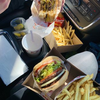 In-N-Out Burger - Burgers Near Me - Lone Tree, Colorado