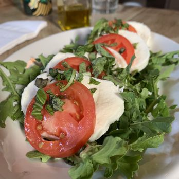 Tucci's Pizza - Tomato mozzarella salad with balsamic on the side - Pizza Near Me - Boca Raton, Florida