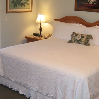 The Sunset Inn - The Magnolia Room - Hotels Near Me - Sunset Beach, North Carolina