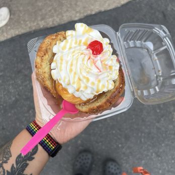 Skoops Ice Cream - Banana nut bread sundae - Ice Cream & Frozen Yogurt Near Me - Barberton, Ohio Skoops Ice Cream - Banana nut bread sundae - Ice Cream & Frozen Yogurt Near Me - Barberton, Ohio