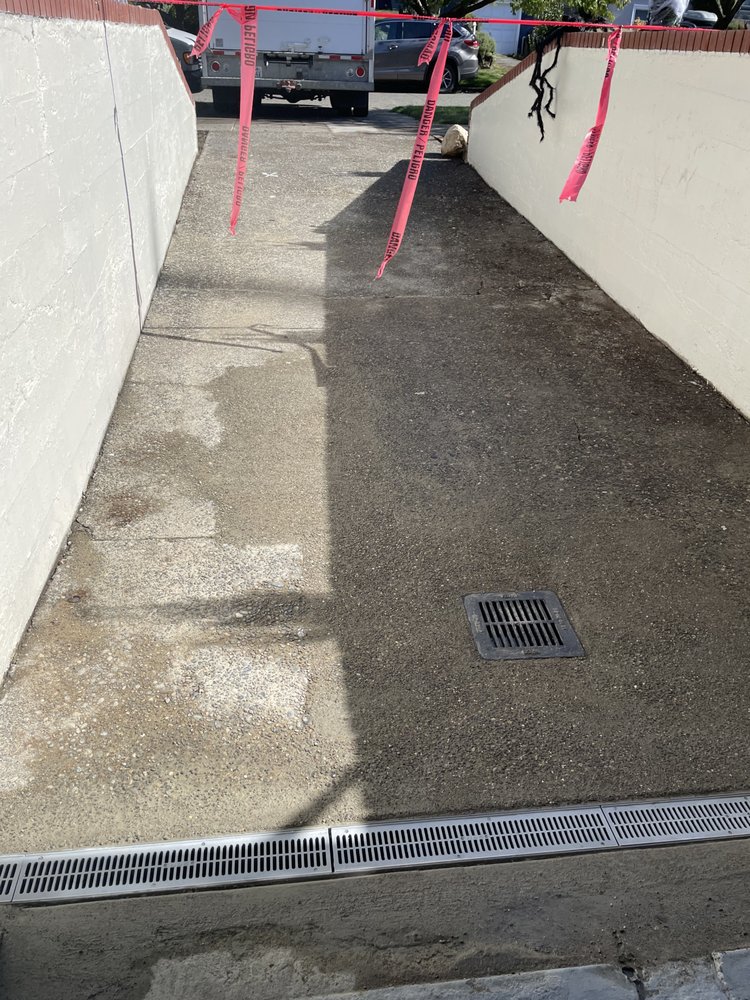 Slide of Garys Pipelining & Drain Services