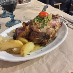 Tinchitè Taverna - The black pig shank. Incredible!
