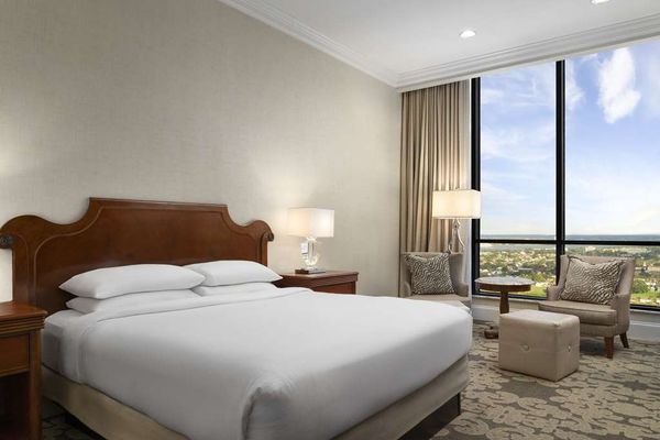 Hilton New Orleans Riverside by null