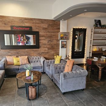 Redwood Bar & Kitchen - Soft seating area - Caribbean Near Me - Hollywood, Florida Redwood Bar & Kitchen - Soft seating area - Caribbean Near Me - Hollywood, Florida