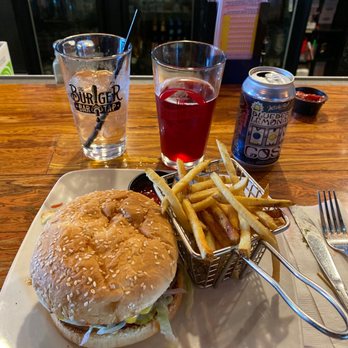 Corner Bar & Grill - Classic burger with American cheese jalapeños and Rosemary french fries - Gastropubs Near Me - Fenton, Michigan