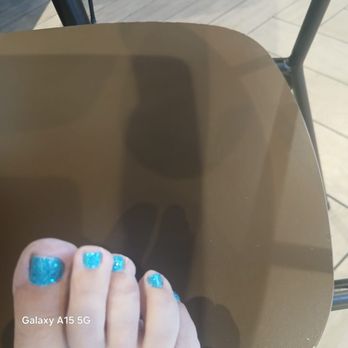 Star Nails - They cut my mom's nails so short and the shape is not what she gets - Nail Salons Near Me - Oakhurst, California