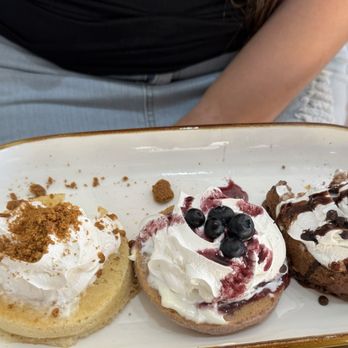 Pineapple Sol - Pancake Flight Biscoff, Blueberry, Chocolate - Coffee & Tea Near Me - Cary, North Carolina