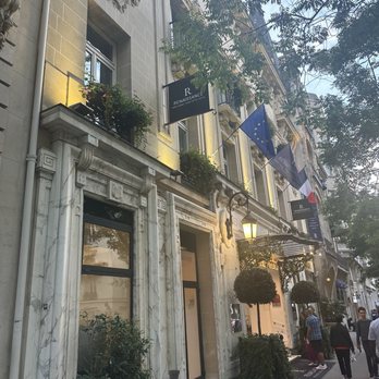 Renaissance Paris Nobel Tour Eiffel Hotel - Front entrance - Hotels Near Me - Paris, 75
