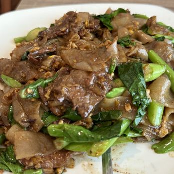 Cancoon Thai Restaurant - Pad Se Ew - Thai Near Me - Bellflower, California