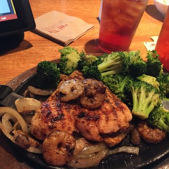 Applebee's Grill + Bar - Grilled Chicken and Shrimp with Broccoli - Sports Bars Near Me - Shreveport, Louisiana Applebee's Grill + Bar - Grilled Chicken and Shrimp with Broccoli - Sports Bars Near Me - Shreveport, Louisiana