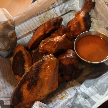 Wilson & Washburn - Smoked Wings - Bars Near Me - Omaha, Nebraska