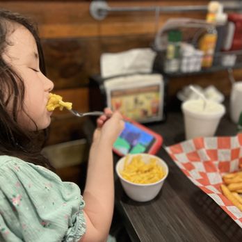 The Scrambled Egg - Kids Cup O' Mac - American Near Me - Lithia, Florida