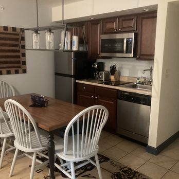 Bluegreen Vacations Patrick Henry Square,Ascend Resort - Kitchen - Hotels Near Me - Williamsburg, Virginia