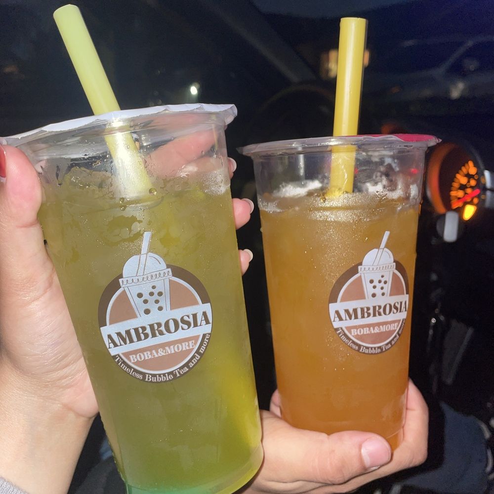 Kiwi lemon green tea (Left), Peach mango green tea (right) Kiwi lemon green tea (Left), Peach mango green tea (right)