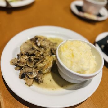 The Urban Grill - American Near Me - Urbandale, Iowa