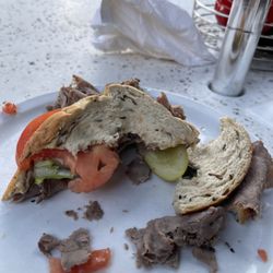 TooJay’s Deli * Bakery * Restaurant - Horribble sandwic !!!