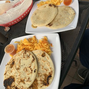 La Chocita Grill - Latin American Near Me - Leesburg, Virginia