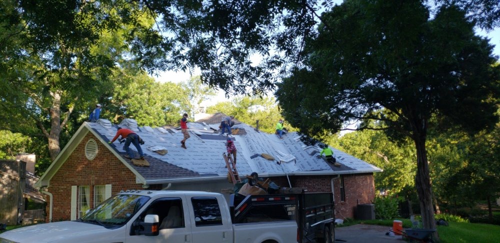 Slide of Vasquez Roofing