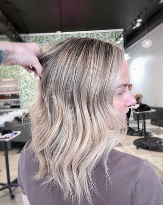 Golden Era Hair Studio by null