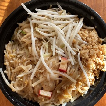 Happy Thai - Pad Thai with chicken - Thai Near Me - Fairfax, Virginia Happy Thai - Pad Thai with chicken - Thai Near Me - Fairfax, Virginia