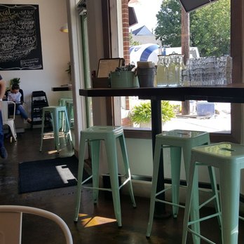 Garden Table - Broad Ripple - Place to window watch and daydream - Juice Bars & Smoothies Near Me - Indianapolis, Indiana Garden Table - Broad Ripple - Place to window watch and daydream - Juice Bars & Smoothies Near Me - Indianapolis, Indiana