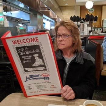 Lou Mitchell's - Breakfast & Brunch Near Me - Chicago, Illinois
