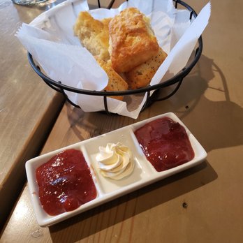 Murphy's - Complimentary muffins and biscuits - American Near Me - Atlanta, Georgia