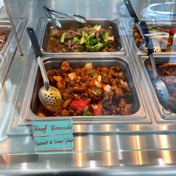 Mandarin Kitchen - Beef broccoli and sweet sour pork - Chinese Near Me - Honolulu, Hawaii