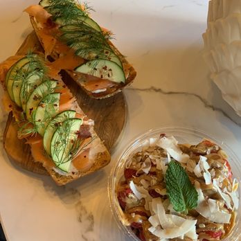 Summer Tap Juice Bar - Salmon toast and açaí bowl - Juice Bars & Smoothies Near Me - Sarasota, Florida