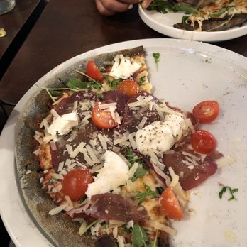 Mulberry Street - Blue crust and the best salted meats and cheese - Breweries Near Me - Paris, 75 Mulberry Street - Blue crust and the best salted meats and cheese - Breweries Near Me - Paris, 75