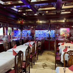 China Restaurant Tang - Restaurant von innen mit unserem Aquarium