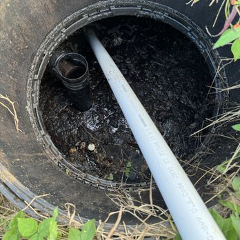 Mauna’ala Services - Septic tank being pumped - Portable Toilet Services Near Me Mauna’ala Services - Septic tank being pumped - Portable Toilet Services Near Me