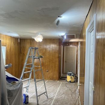 Reginaldo Painting - Before-Kitchen - Painters Near Me Reginaldo Painting - Before-Kitchen - Painters Near Me