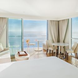 Surf & Sand Laguna Beach - Premium Oceanfront King Corner Studio Room