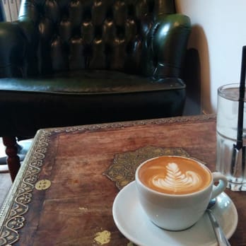 La Caféothèque - Flat White at La Caféothèque. - Cafes Near Me - Paris, 75