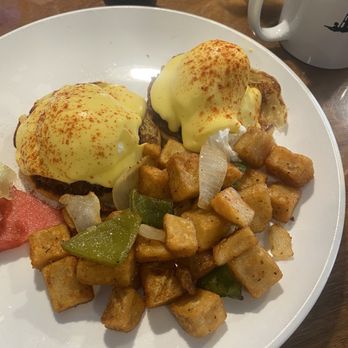 Wickies Lighthouse Restaurant - Crab cake Benedict - Diners Near Me - Sanibel, Florida