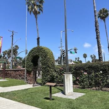 Claire's at the Museum - You can walk the museum grounds outside while you wait for a table. - New American Near Me - Long Beach, California