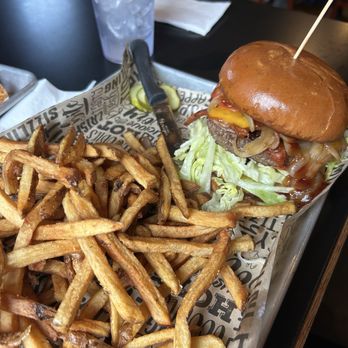 Mulligans Grille & Tavern - Smokehouse burger - Caterers Near Me - New Hartford, Connecticut Mulligans Grille & Tavern - Smokehouse burger - Caterers Near Me - New Hartford, Connecticut