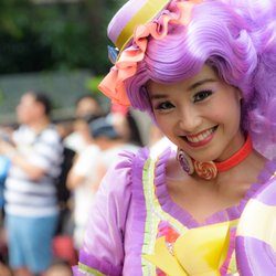 Hummingbird Travel Services - Lady in Disney