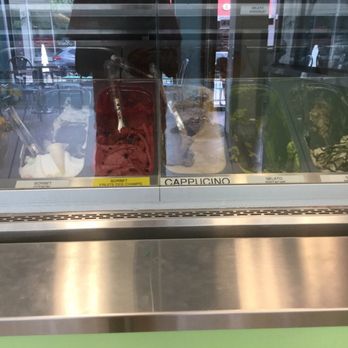 Bar Laitier Wellington - a display case with a variety of ice creams - Ice Cream & Frozen Yogurt Near Me - Montreal, Quebec