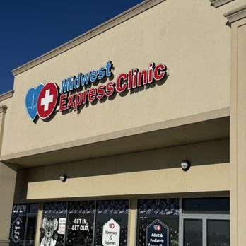 Midwest Express Clinic - Entrance - Urgent Care Near Me - Evergreen Park, Illinois Midwest Express Clinic - Entrance - Urgent Care Near Me - Evergreen Park, Illinois