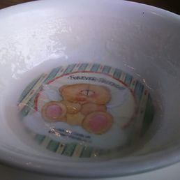 Cheap plastic  bowls.