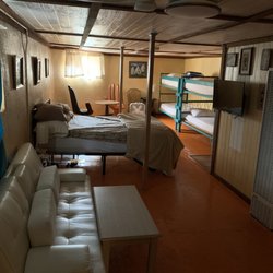 The SnowMansion Taos Adventure Lodge & Hostel - Our suite was cute and clean with all amenities including kitchenette.