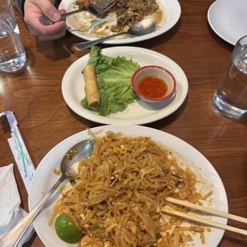 Thai Golden Bowl - Pad Thai, Pad Seeew, Crispy Rolls - Thai Near Me - Kirkland, Washington Thai Golden Bowl - Pad Thai, Pad Seeew, Crispy Rolls - Thai Near Me - Kirkland, Washington