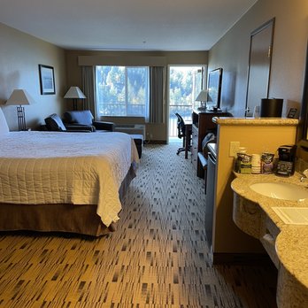 Best Western Plus Columbia River Inn - Hotels Near Me - Cascade Locks, Oregon Best Western Plus Columbia River Inn - Hotels Near Me - Cascade Locks, Oregon