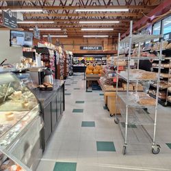 Radium Mountainside Market