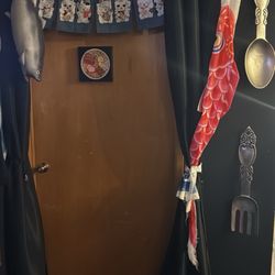 Mystery Maui Escape Room - Entrance to room! LOVED the decor inside, great theme!!