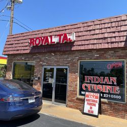 Royal Taj Indian Restaurant - Small spot but big character