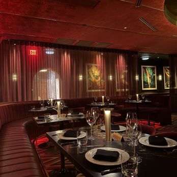 EVELYN - Bar room dining - Lounges Near Me - Dallas, Texas